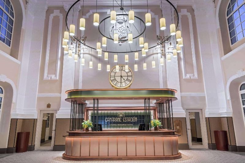 Canfranc Estacion Royal Hideaway Hotel 外观 照片