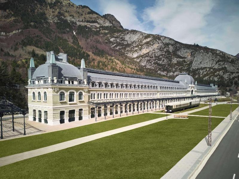 Canfranc Estacion Royal Hideaway Hotel 外观 照片